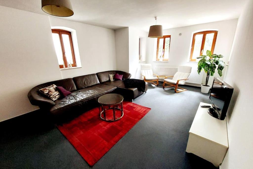 Zentrale Ferienwohnung - Direkt Am See Und Schloss Schwerin  Buitenkant foto