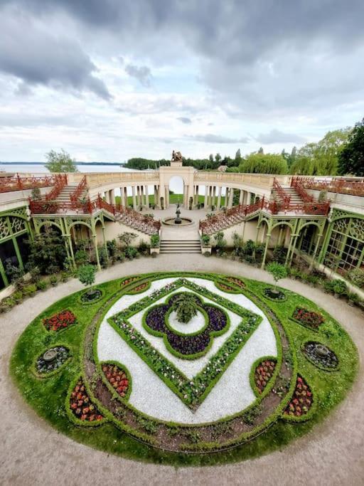Zentrale Ferienwohnung - Direkt Am See Und Schloss Schwerin  Buitenkant foto