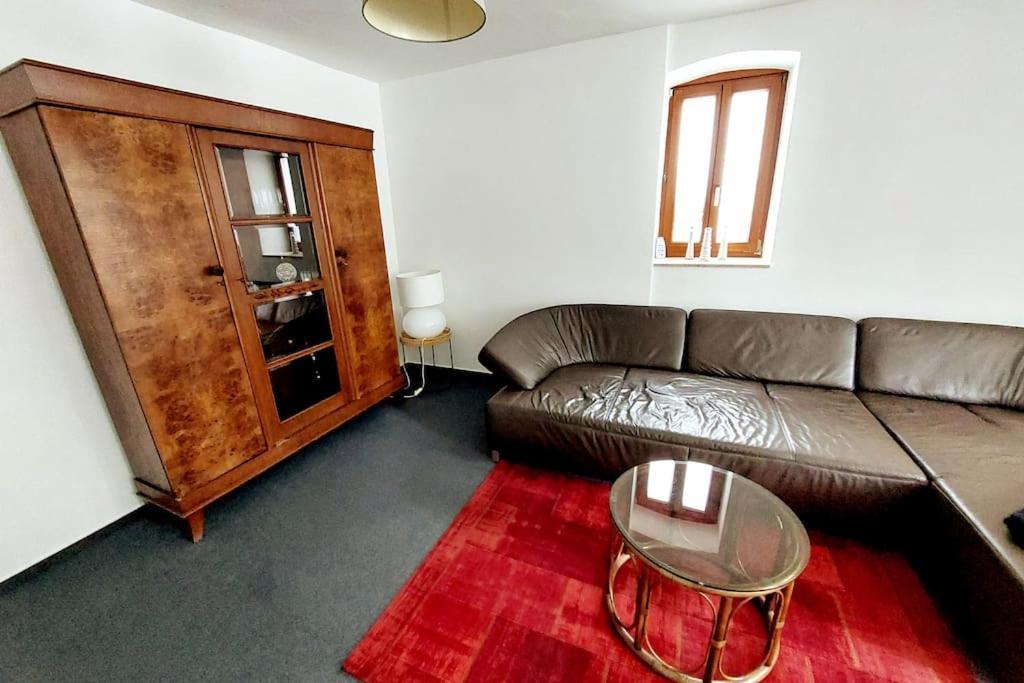 Zentrale Ferienwohnung - Direkt Am See Und Schloss Schwerin  Buitenkant foto